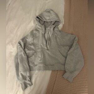 LULULEMON LIGHT GREY SCUBA HOODIE